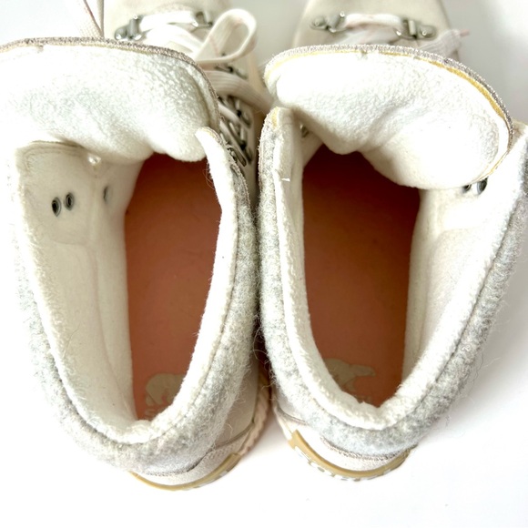 SOREL Women's Out N About III Conquest Hybrid Boots—SZ. 10 - Picture 11 of 17